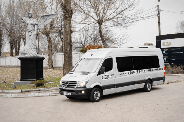 Послуги катафалк ціна: що потрібно знати при організації похорону